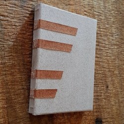 Quaderno con copertina in legno