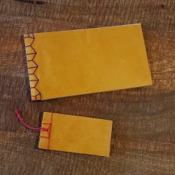 Satz von 2 Notizbüchern Traditioneller japanischer Gelber Einband