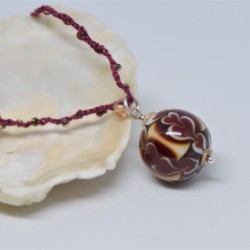 Torcia collana di perle di vetro con cuori rossi