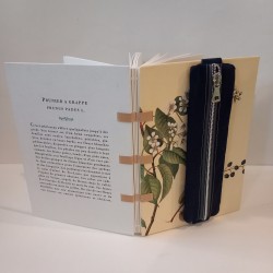 Livre avec trousse assortie