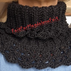 Cache - cou, fait main,...