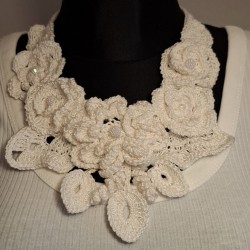 Collier crocheté à fleurs, fait main, idée cadeau